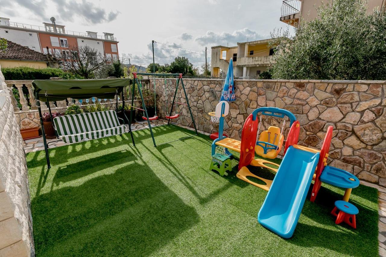 Guest House Villa Zivanovic Херцег-Новий Екстер'єр фото