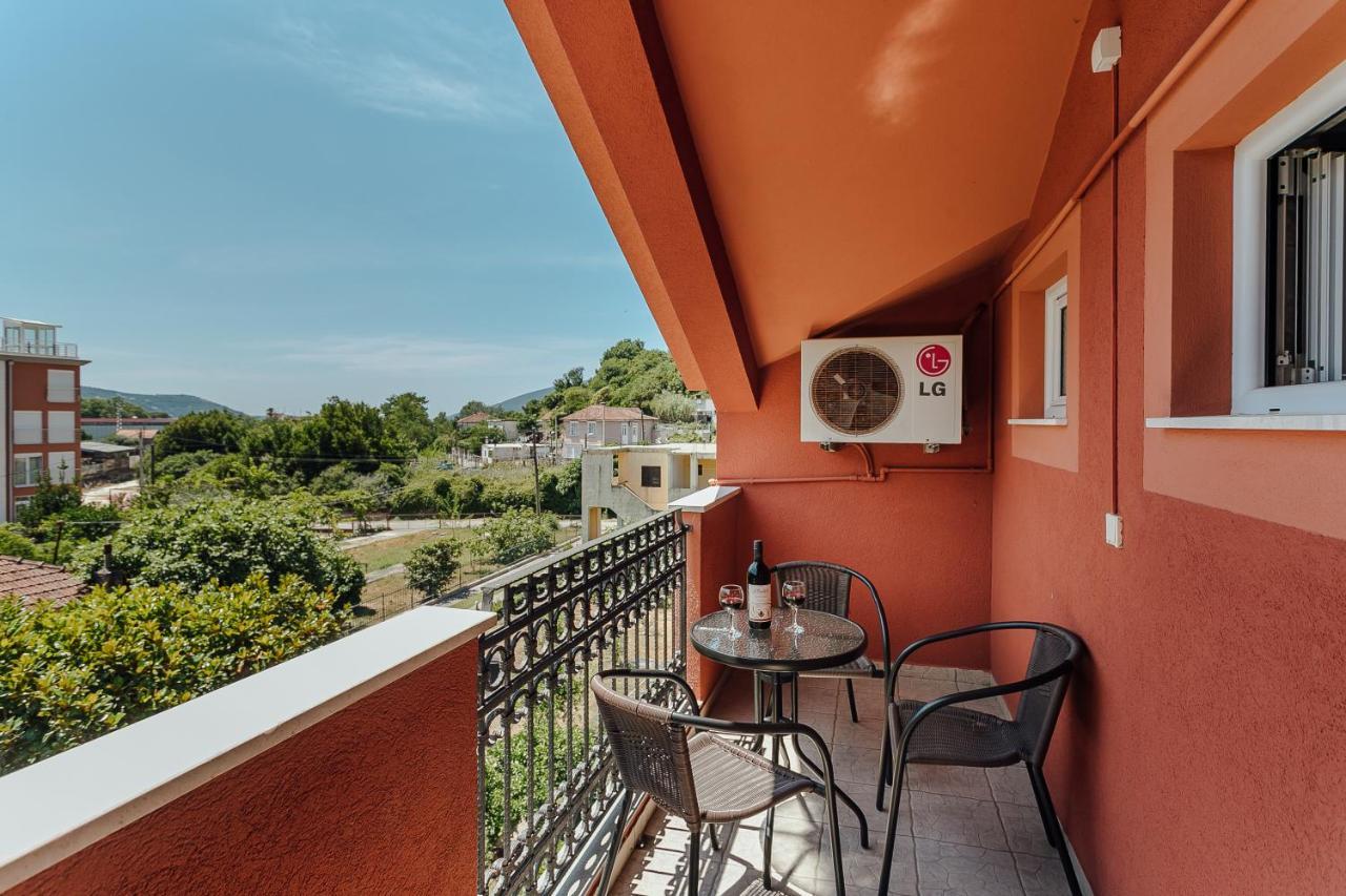 Guest House Villa Zivanovic Херцег-Новий Екстер'єр фото