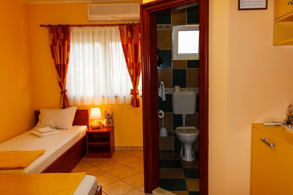 Guest House Villa Zivanovic Херцег-Новий Екстер'єр фото