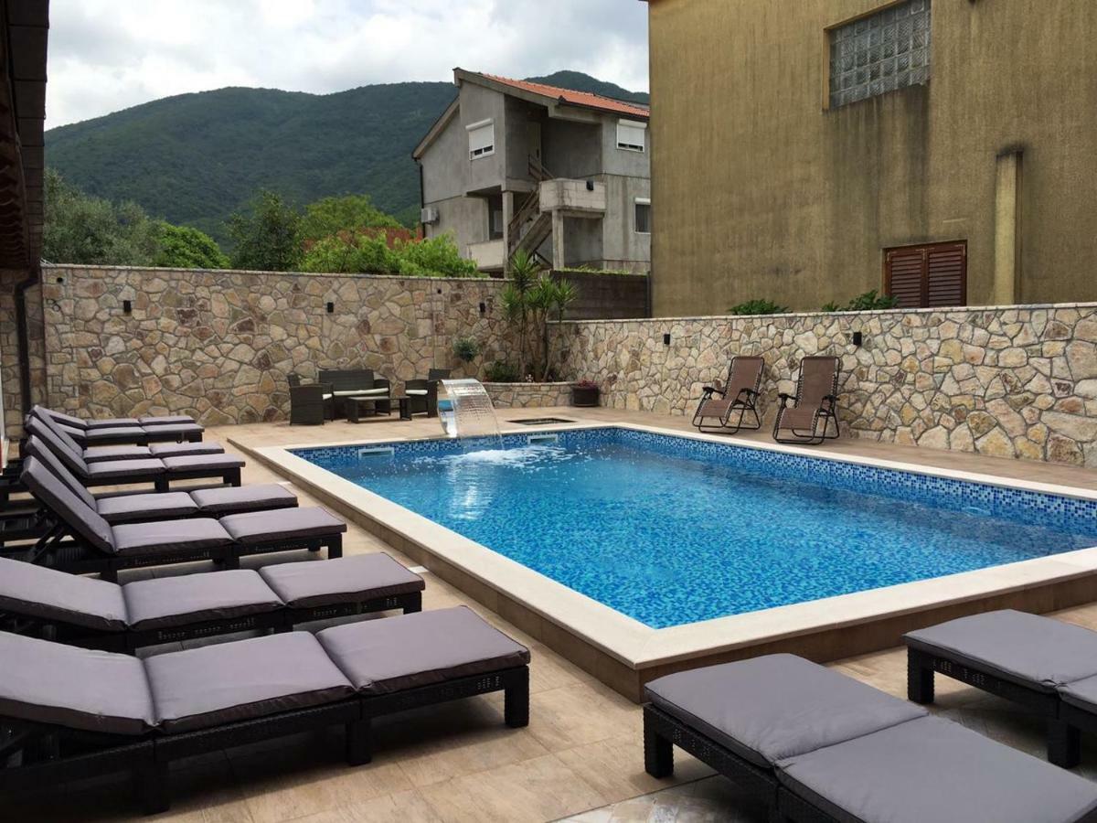 Guest House Villa Zivanovic Херцег-Новий Екстер'єр фото