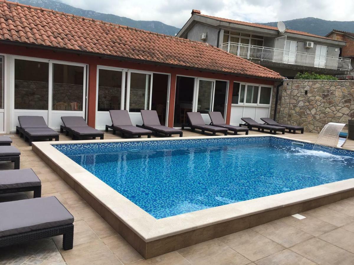 Guest House Villa Zivanovic Херцег-Новий Екстер'єр фото